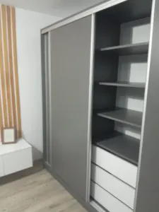 Vanzare garsoniera  bloc de apartamente ,mobilata , utilata , beci - foto 4