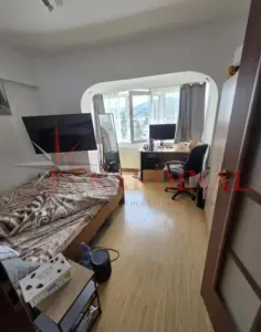Apartament 3 camere,2 bai, Centrul Civic - Toamnei - foto 1