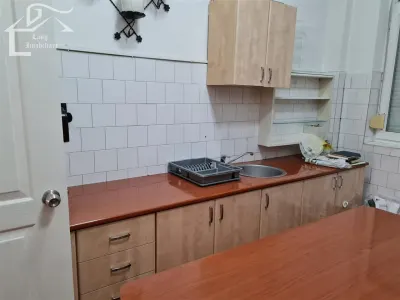 SPATIU COMERCIAL DE INCHIRIAT ZONA UTA - foto 2