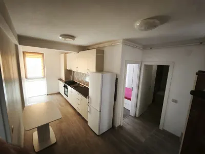 Decomandat, obilat si utilat cu loc de parcare inclus - Timisoara