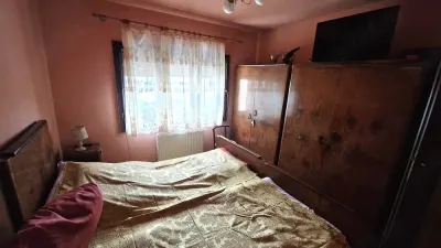 Decomandat la etajul 2 cu centrala propie - foto 4