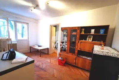 Apartament cu 3 camere la etajul 3 linga bazinul de inot - Timisoara