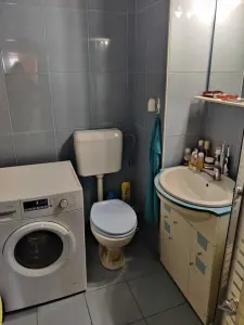 Decomandat cu 2 bai si 2 balcoane, linga Sala Olimpia - foto 25