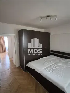 Decomandat 75 mp, 2 bai, etaj intermediar aproape de Mall - foto 1
