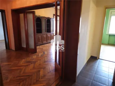 Apartament cu 4 camere cu 2 bai, ultracentral - foto 6
