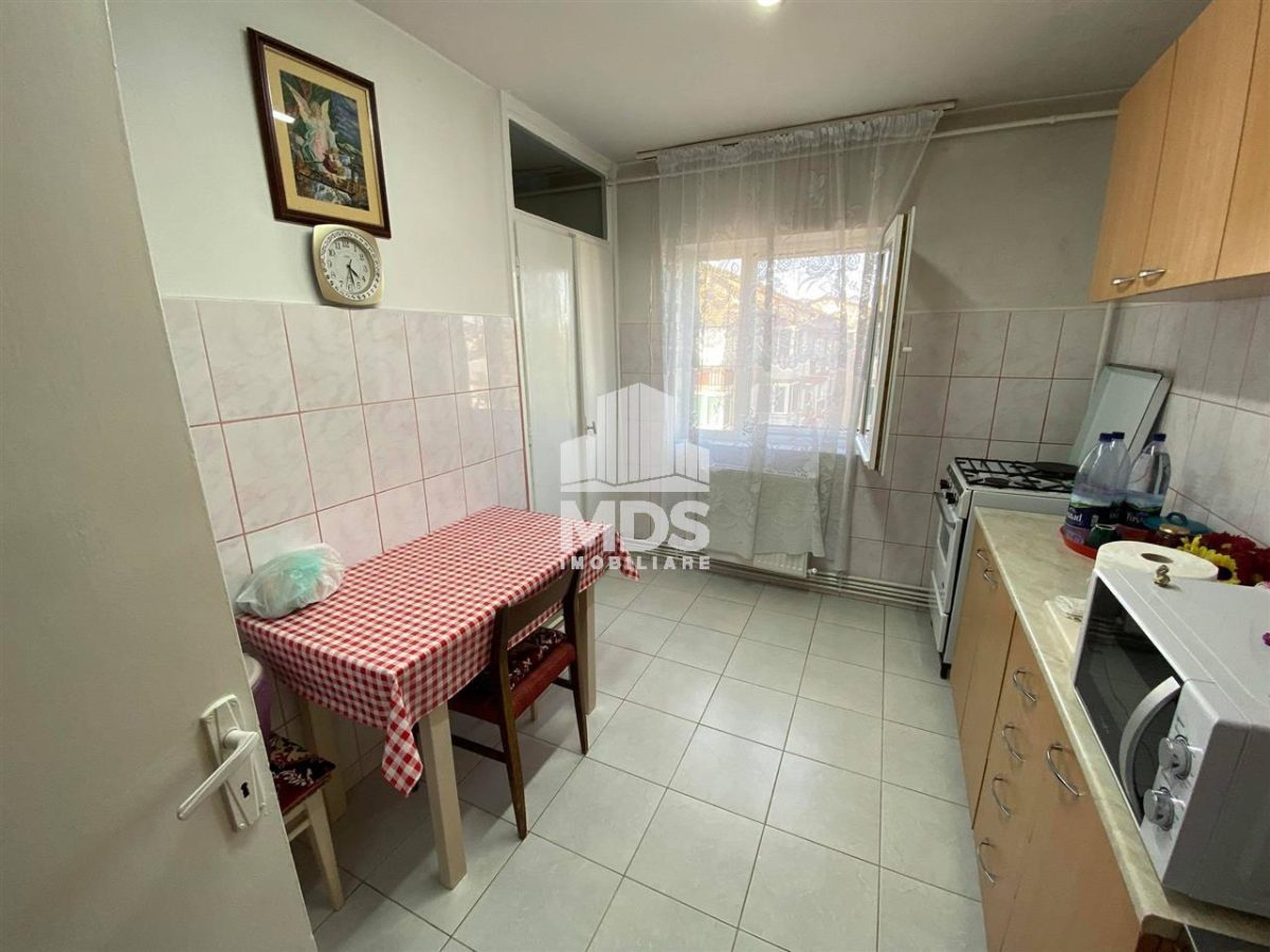 2 camere, centrala, decomandat, 2 balcoane, Lipovei - Timisoara