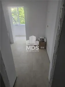 Decomandat cu 2 bai la etajul 2, proaspat renovat - Timisoara
