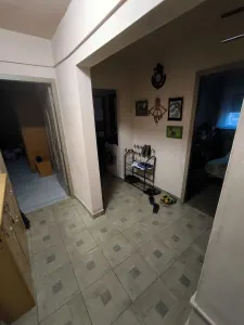 Decomandat cu 2 băi în bloc anvelopat termic - foto 2
