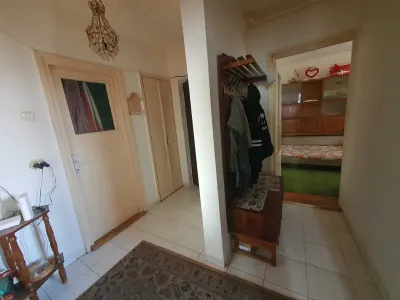 Decomandat, mobilat și utilat la etaj intermediar - foto 2