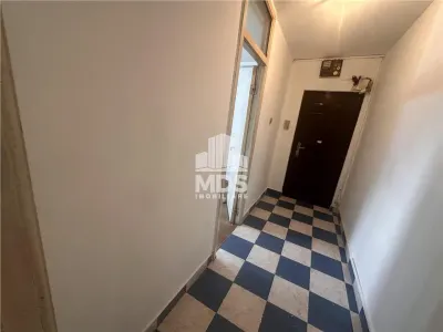 Etaj 3, 55 mp in bloc anvelopat linga parcul Clabucet - foto 4