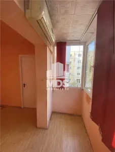 3 camere etaj 2 linga piata Doina - foto 4