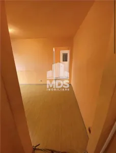 3 camere etaj 2 linga piata Doina - foto 6