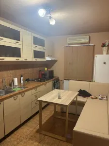 Mobilat si utilat etaj intermediar aproape de Mall - Timisoara