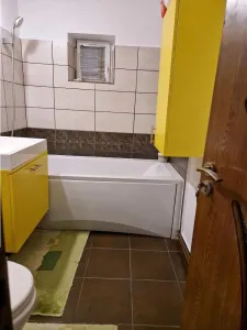 Decomandat cu 2 bai si 2 balcoane et 3 aproape de Mall - foto 3