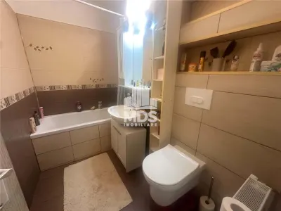 Mobilat si utilat, 77mp utili la et 3 in bloc din 2000 - foto 5