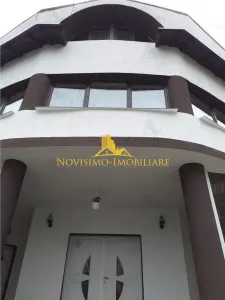 NOVISIMO-IMOBILIARE: VILA IN ZONA CENTRALA - foto 15