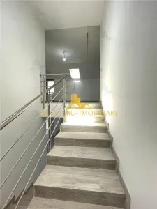 NOVISIMO-IMOBILIARE: VILA IN ZONA ALBERT - foto 8