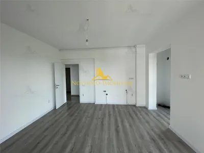 APARTAMENT CU 3 CAMERE IN ZONA SEMICENTRALA - foto 2