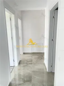 APARTAMENT CU 3 CAMERE IN ZONA SEMICENTRALA - foto 11