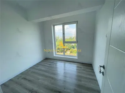 APARTAMENT CU 3 CAMERE IN ZONA SEMICENTRALA - foto 12