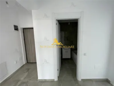 APARTAMENT CU 3 CAMERE IN ZONA SEMICENTRALA - foto 13
