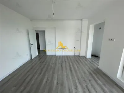 APARTAMENT CU 3 CAMERE IN ZONA SEMICENTRALA - foto 6