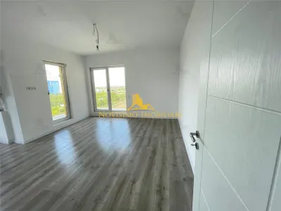 APARTAMENT CU 3 CAMERE IN ZONA SEMICENTRALA - foto 7