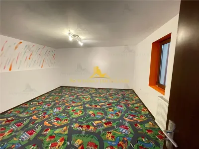 NOVISIMO-IMOBILIARE: VILA DE INCHIRIAT IN ZONA CENTRALA - foto 19