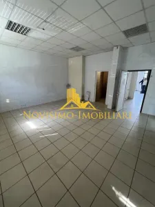 NOVISIMO-IMOBILIARE: SPATIU COMERCIAL DE INCHIRIAT IN ZONA MALU ROSU - foto 4