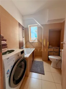 Apartament  3 camere | Decomandat, 70 mp, 3 bai - Zona Torontalului - foto 6