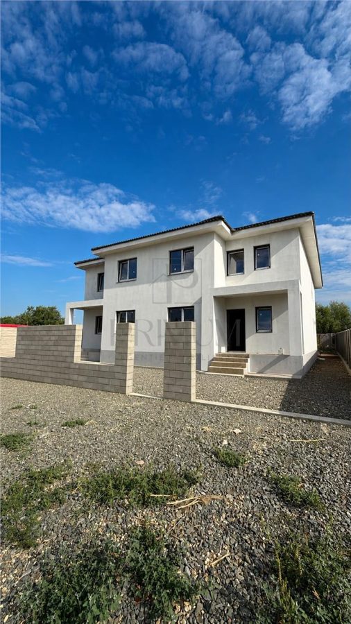 DUPLEX-FOARTE SPATIOS-TEREN GENEROS - COMPARIMENTARE EXCELENTA - Mosnita Veche