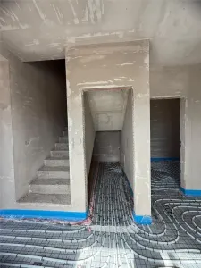 DUPLEX-FOARTE SPATIOS-TEREN GENEROS - COMPARIMENTARE EXCELENTA - foto 4