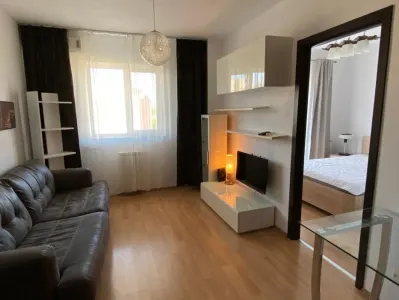 Apartament 2 camere de închiriat – Green Park | Etaj 7/8 | AC | Balcon | 350 € - foto 3