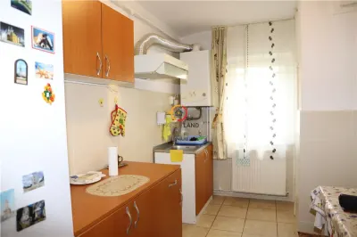 Luminos si spatios! Apartament 3 camere, decomandat, in Sacele- Brasov - foto 2