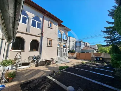 Casa individuala, 440 mp utili, situata in zona Centrala! - foto 2