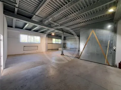 Hala/Spatiu Birouri, 275 mp utili, situata in zona Aeroportului! - foto 2