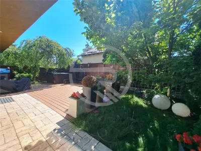 Casa individuala, Ultrafinisata, situata in cartierul Andrei Muresanu! - foto 14