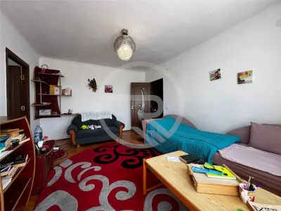 Apartament cu 2 camere, 45 mp,decomandat,situat in Campia-Turzii ! - foto 3