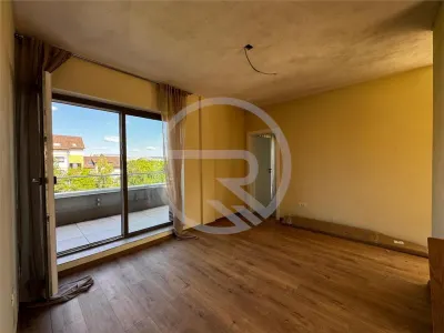 Apartament Tip Penthause 3 camere,103 mp + 2 terase ,situat pe strada Borhanciului! - foto 6