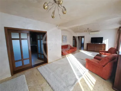 Casa Individuala, Ultrafinisata, situata in cartierul Faget! - foto 4