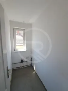 Spatii birouri, 80 mp utili, situat in zona Semicentrala! - foto 8