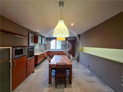 Casa Insiruita, 320 mp utili, situata in cartierul Buna Ziua! - foto 5