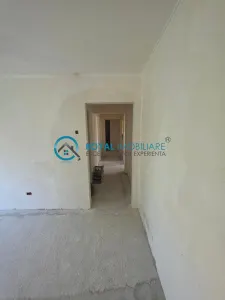 Royal Imobiliare - Vanzare apartament 4 camere zona Vest - foto 2
