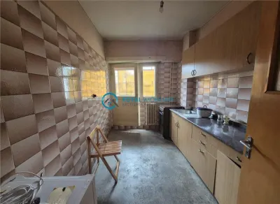 Royal IMobiliare - Vanzare Apartament zona Ultracentrala - Ploiesti