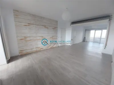 Royal Imobiliare-Vanzare Apartament 3 camere-zona Ultracentrala - foto 3