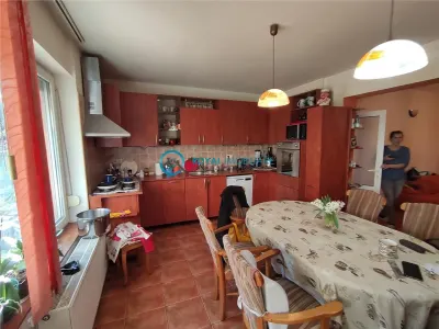 Royal Imobiliare - Vanzare Casa zona Ultracentrala - foto 8