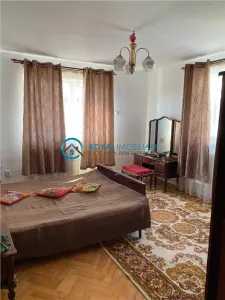 Royal Imobiliare - Vanzare Vila zona Lupeni - foto 5