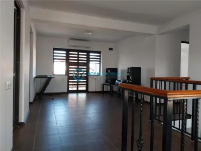 Royal Imobiliare-Vanzare Vila Zona Strejnicu - foto 16