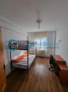 Royal Imobiliare - Inchiriere apartament 3 camere zona Piata Mihai Viteazu - foto 3