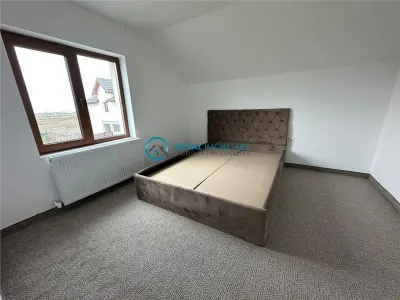 Royal Imobiliare-Inchiriere Casa Strejnicu - foto 3